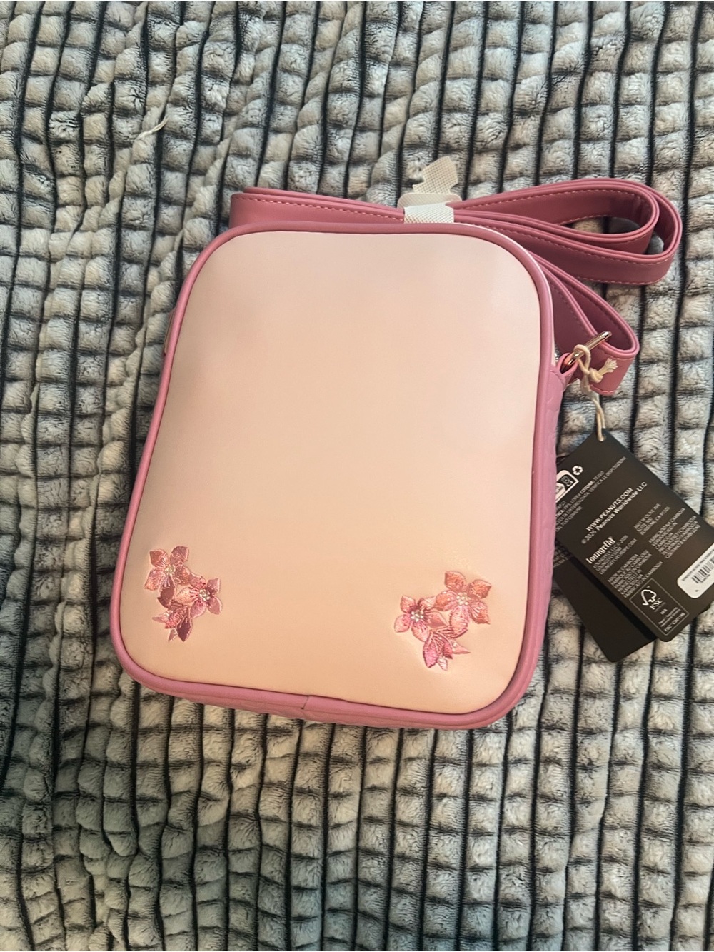 Loungefly Pink Peanuts Snoopy Embroidered Crossbody Bag - Picture 2 of 3